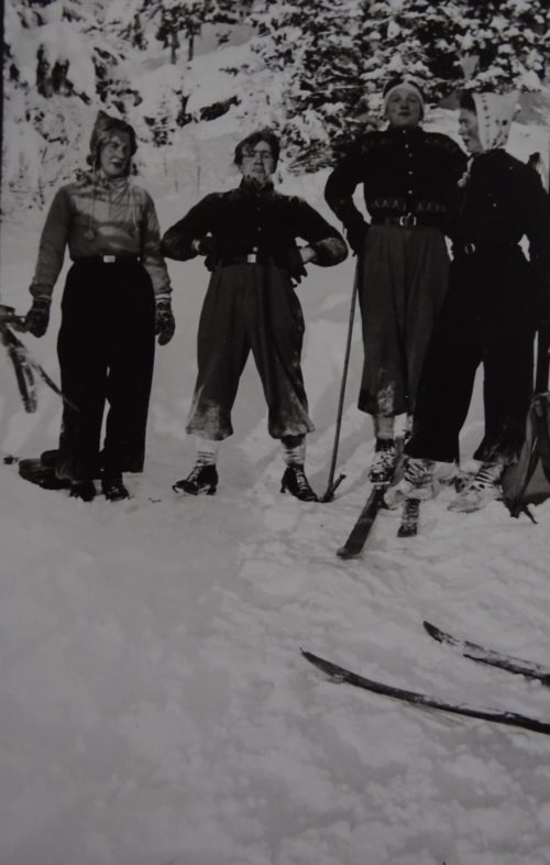 Skitur 1935. Asbjørg Olufsen, Thoralf Johnsen, Asbjørn Bruun, Maghild Bruun